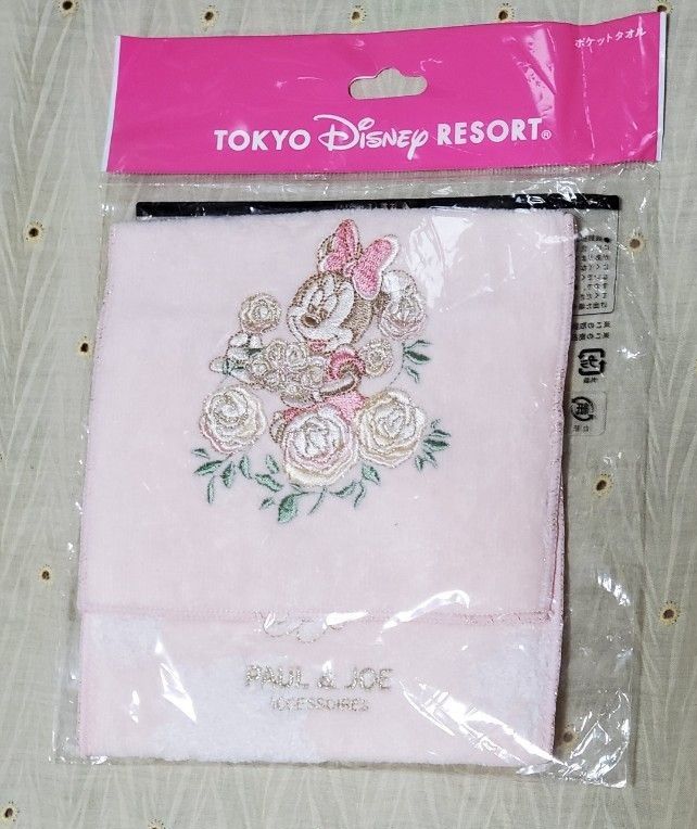 TOKYO Disney resort  ミニーちゃん ポケットタオル