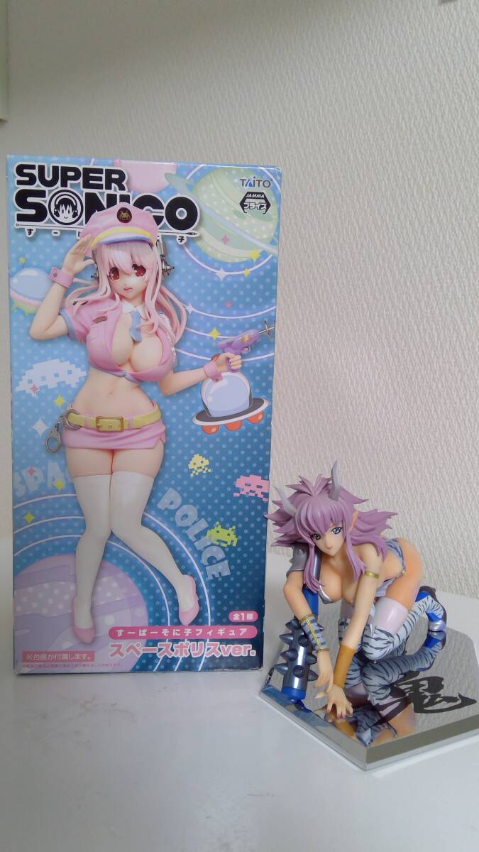  Super Sonico Space Police ver. unused goods & Kaiyodo .. white color version used beautiful goods 