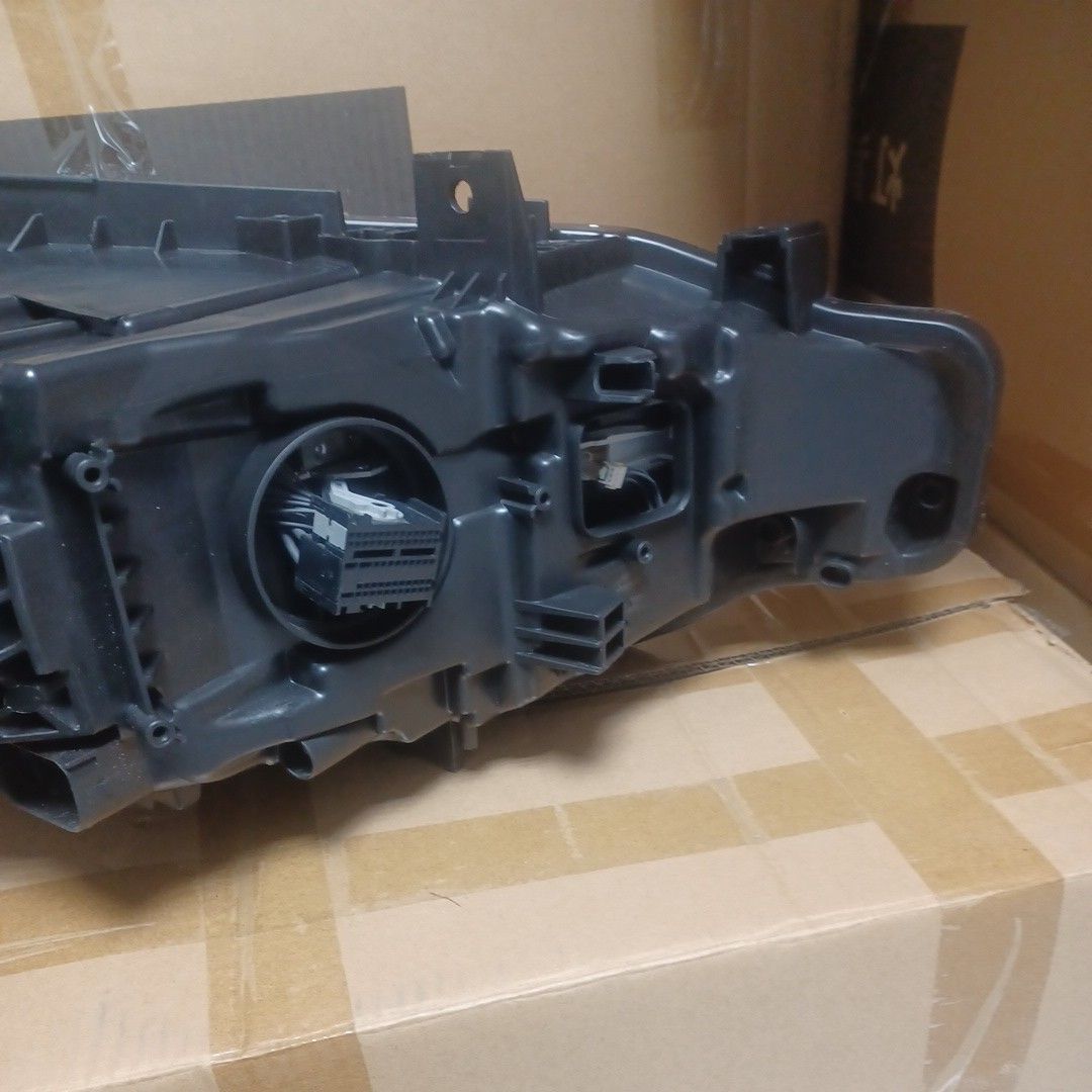 BMW 3シリーズ F30 F31 後期 LCI 左ヘッドライト LED