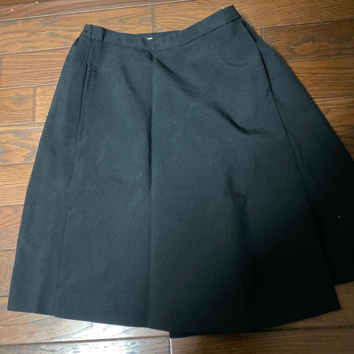 [11 number ] used Cafe uniform floral print ribbon blouse, black. Carrot pants 