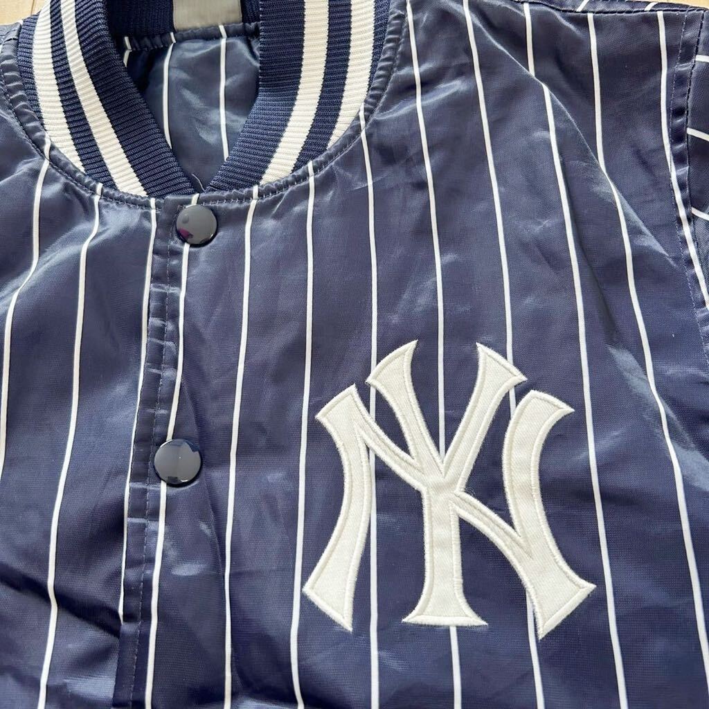 Majestic マジェスティック MLB ニューヨークヤンキース スタジャン コーチジャケット メンズ Mサイズ 刺繍ビッグロゴ 訳あり品の画像3