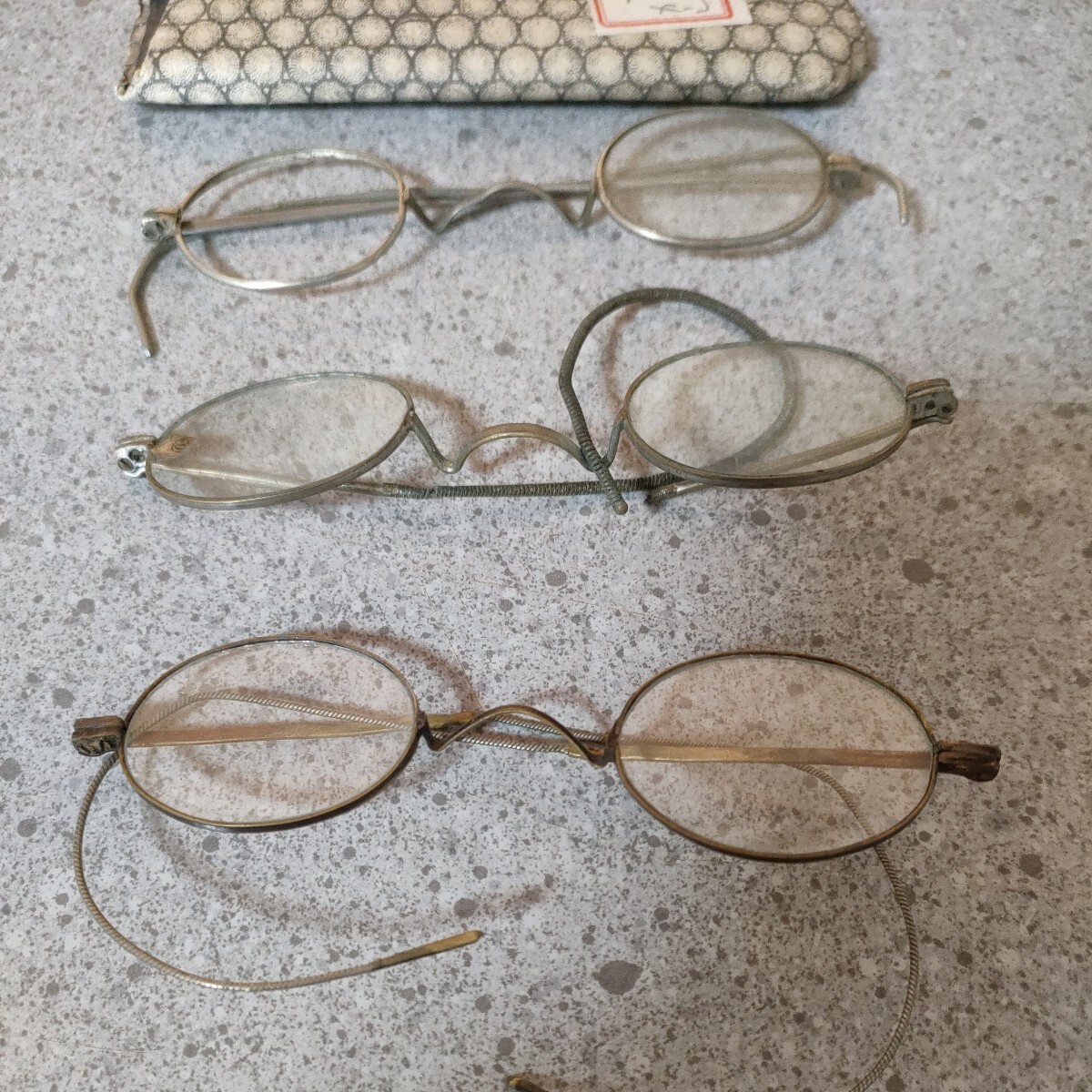 丸メガネ ３点まとめて 丸眼鏡 アンティーク メガネ 眼鏡 ヴィンテージ 昭和レトロ 眼鏡フレーム 古い眼鏡 時代物 ジャンク k3-1の画像1