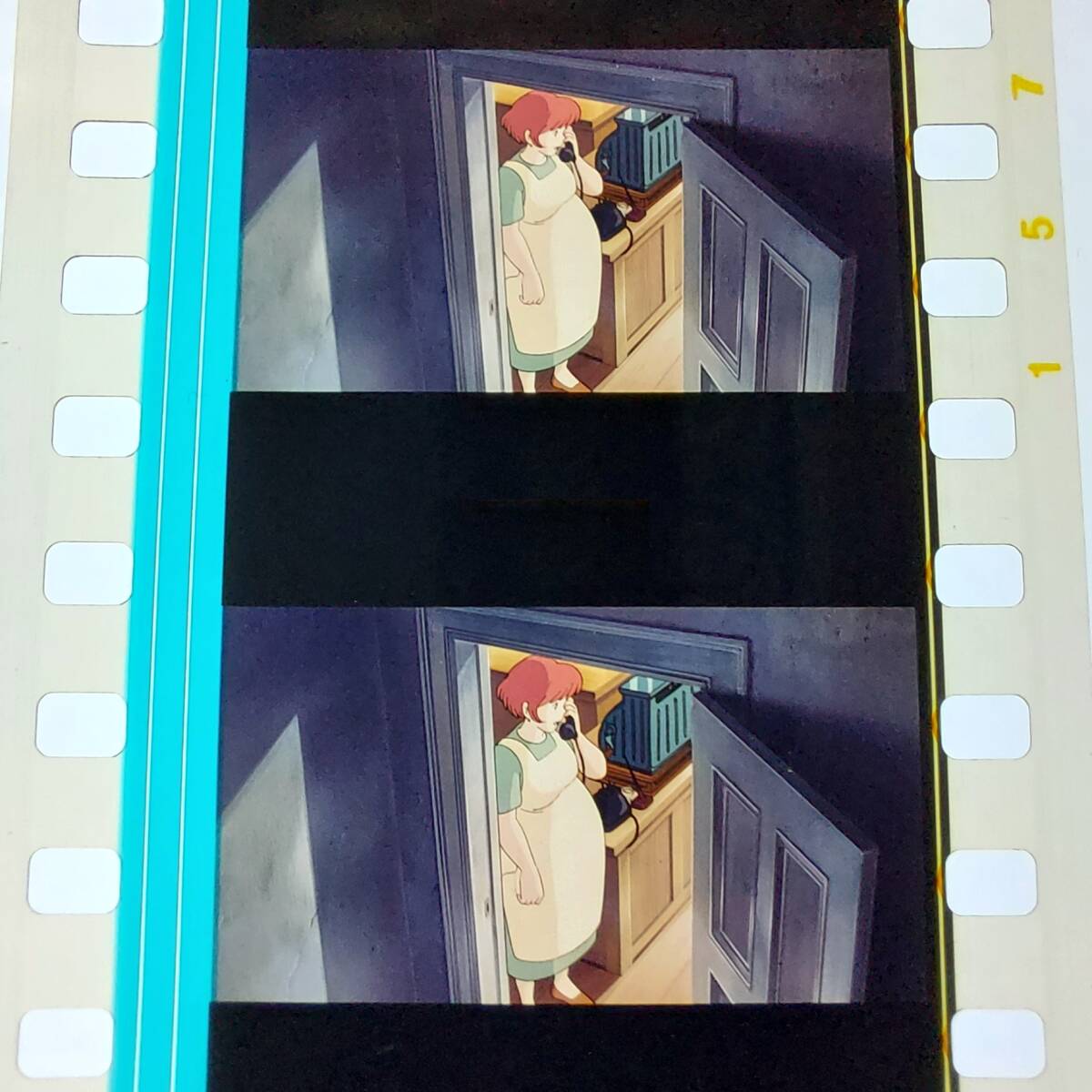 ◆魔女の宅急便◆35mm映画フィルム 6コマ【98】◆スタジオジブリ◆ [Kiki's Delivery Service][Studio Ghibli]の画像1