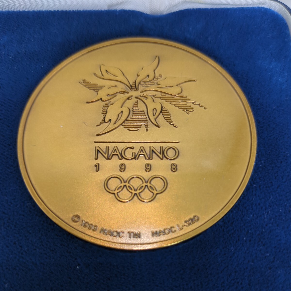 【送料無料】 長野オリンピック 公式記念メダル 1998年 純銀 132g ブロンズ 117g 2個セット 第2次 ケース・箱付き 中古 現状品 _画像4