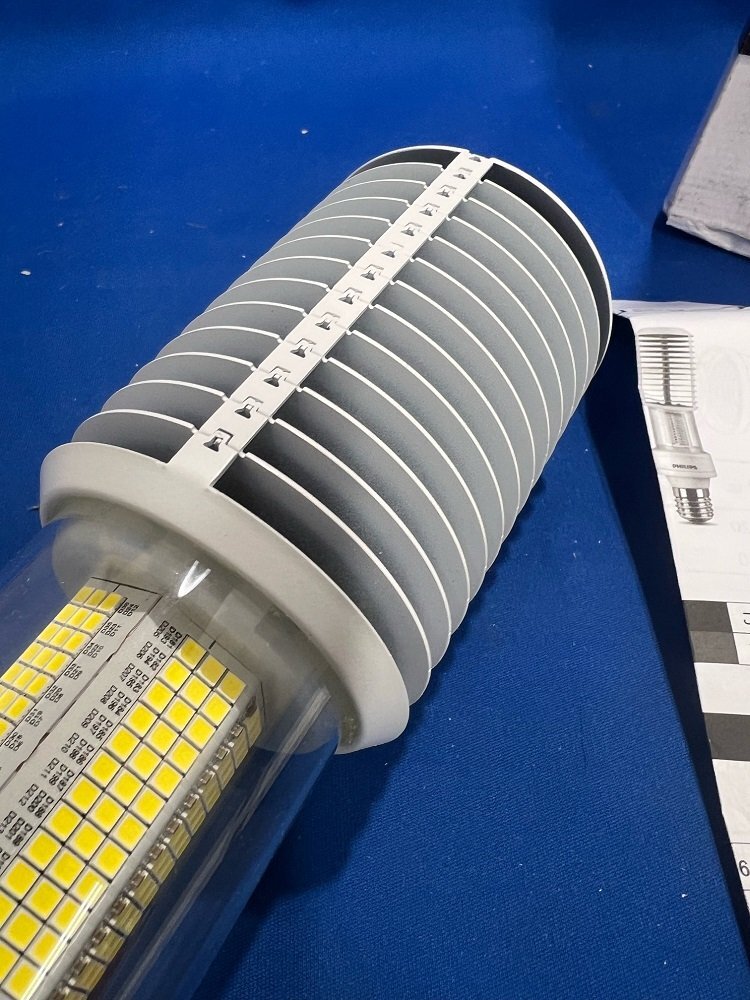 フィリップス製 街路灯LEDランプ 水銀灯代替 E39口金 電源内蔵 9000lm 55W 5000K 昼白色 水銀ランプ200W相当 ※箱劣化_画像4