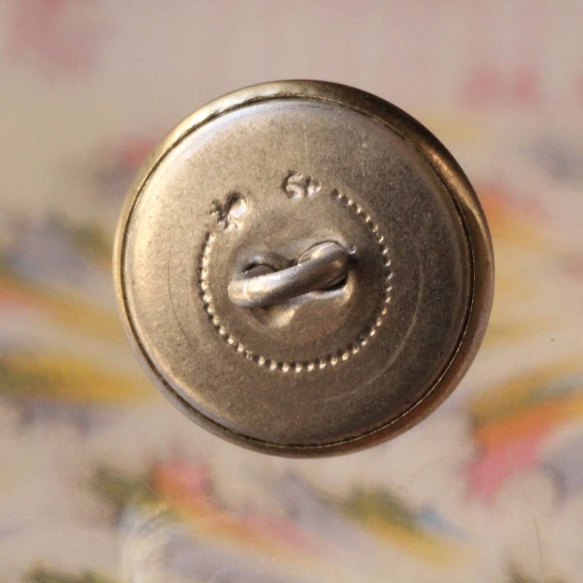 即決 美品 メタルボタン 1個 φ18mm 紋章 獅子 ライオン 素材 材料 ハンドメイドパーツ フランス輸入 ヴィンテージの画像4