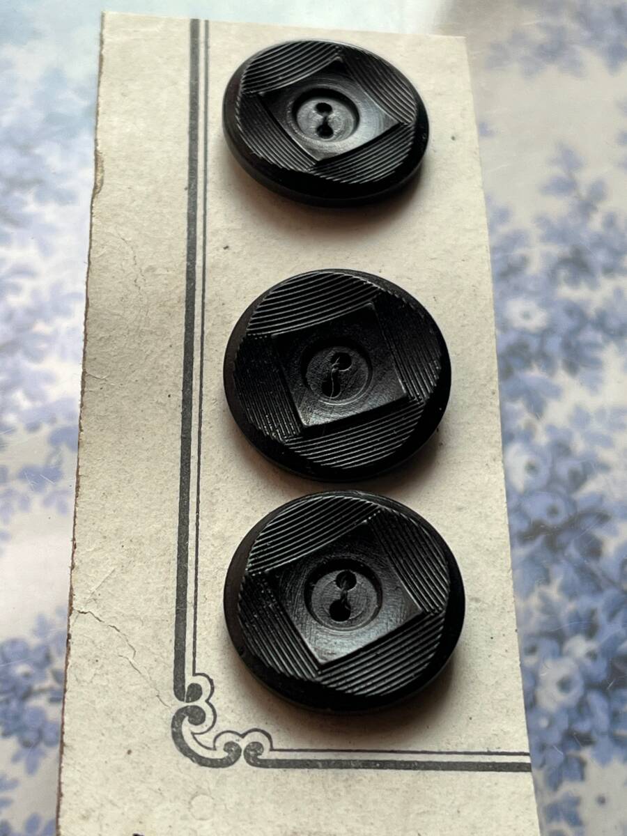 即決 美品 ウッドボタン 3個 φ18mm 黒 ブラック 木製 シート 台紙 素材 材料 ハンドメイドパーツ フランス輸入 ヴィンテージ_画像1