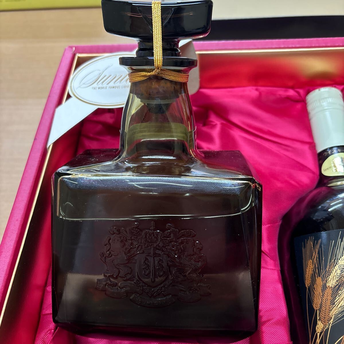 TA-559☆80サイズ☆サントリー SUNTORY スペシャルリザーブ 【未開栓】古酒 ウイスキー ローヤル RESERVE WHISKY 2点セットの画像5