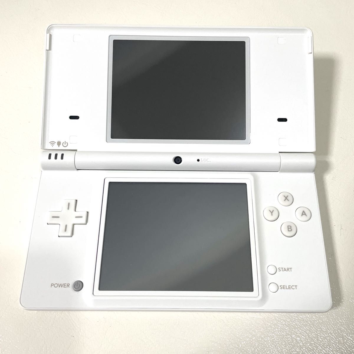 ニンテントー DSi ホワイト 本体 充電器 純正 タッチペン2本 説明書