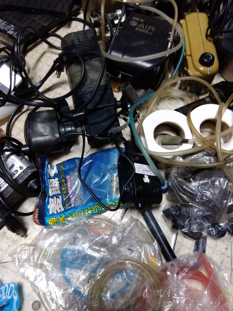  aquarium supplies various together set pump, filter etc. various dirt scratch many equipped for part removing operation not yet verification junk treatment 