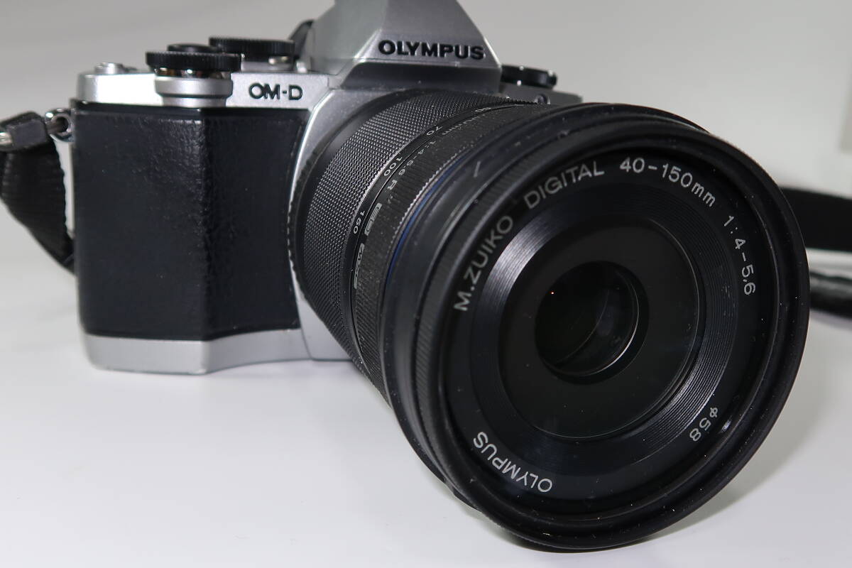 OLYMPUS オリンパス　OM-D E-M10 M.ZUIKO DIGITAL 40-150mm　1：4-5.6_画像2