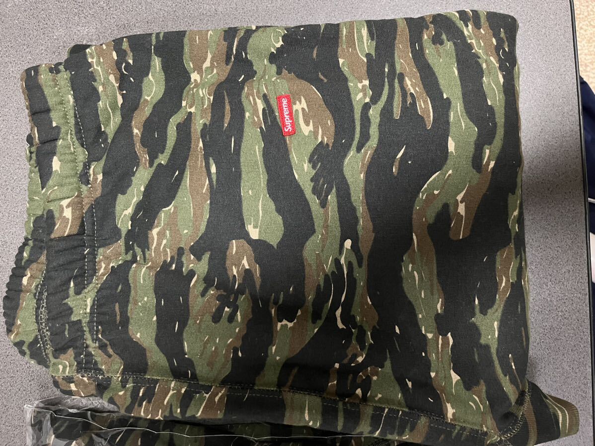 新品 未使用 キムタク着 Supreme Small Box Hooded Sweatshirt Sweatpants supreme セットアップ 上下XL tiger camo スウェット パンツ_画像5