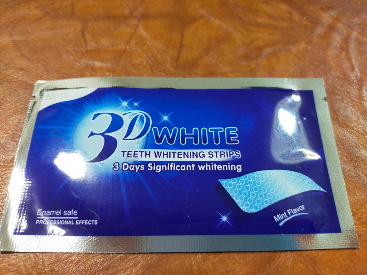 3D WHITE TEETH WHITENING STRIPS 7回分