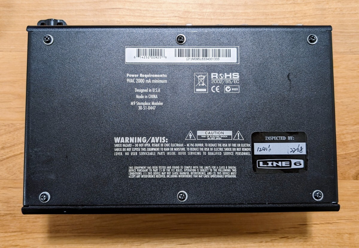 LINE6 M9 Stompbox Modeler マルチエフェクター　おまけ付き(BOSS FV-50L　USB MIDIケーブル)_画像2