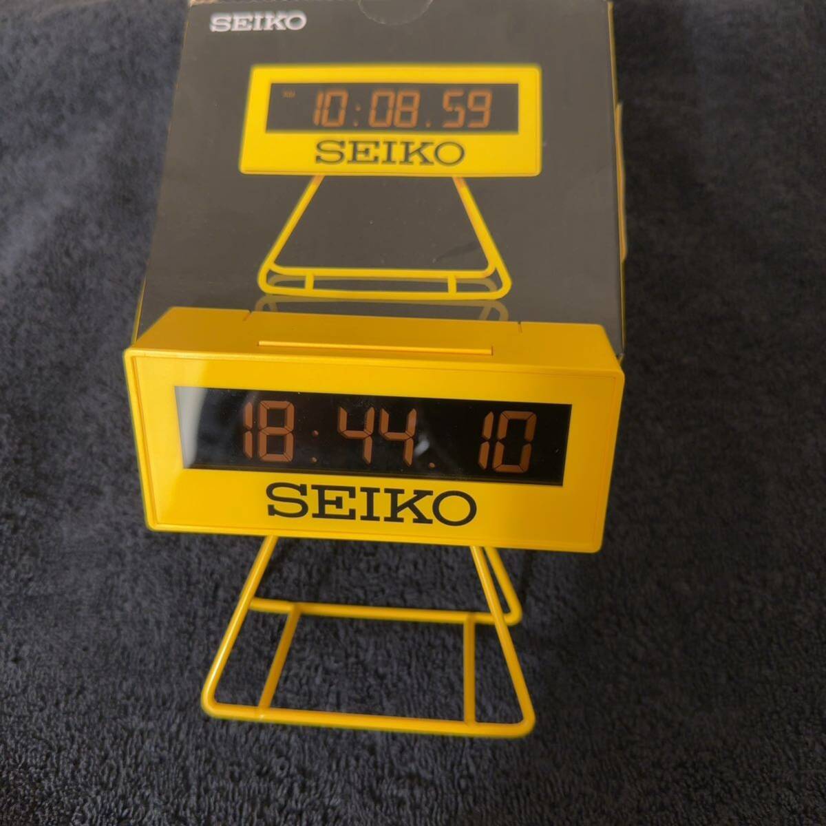 SEIKO スポーツミニタイマークロック SQ815Y セイコー 置き時計 陸上競技場 ミニクロック 目覚まし時計 アラームクロック_画像1