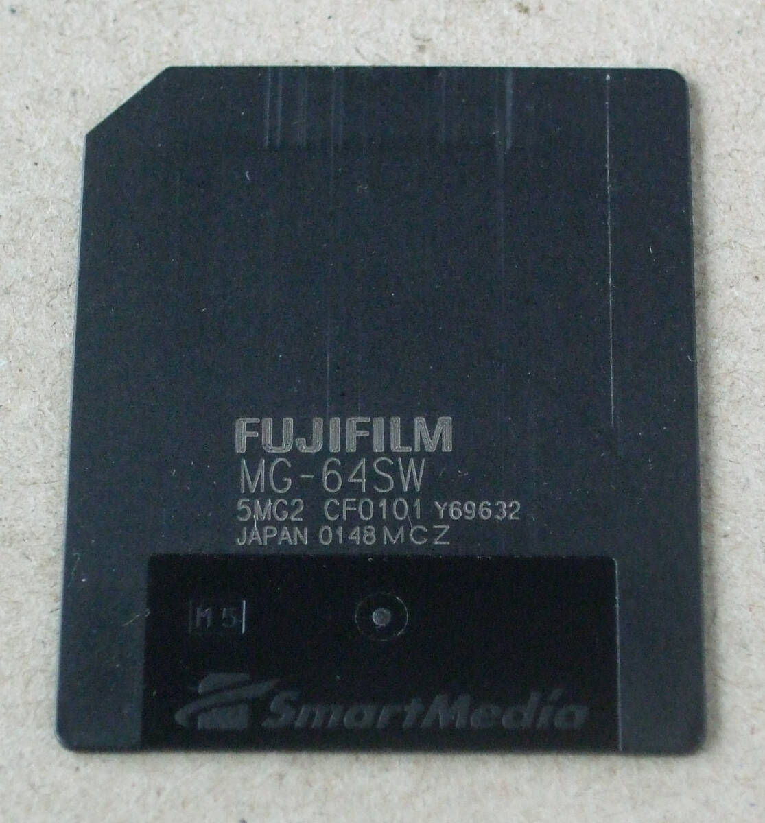 送料無料 FUJIFILM 富士フイルム 純正 SMART MEDIA スマートメディア 64MB 1枚 ID付 JAPAN 表記 MG-64SW デジカメでフォーマット済み 即決!_画像2