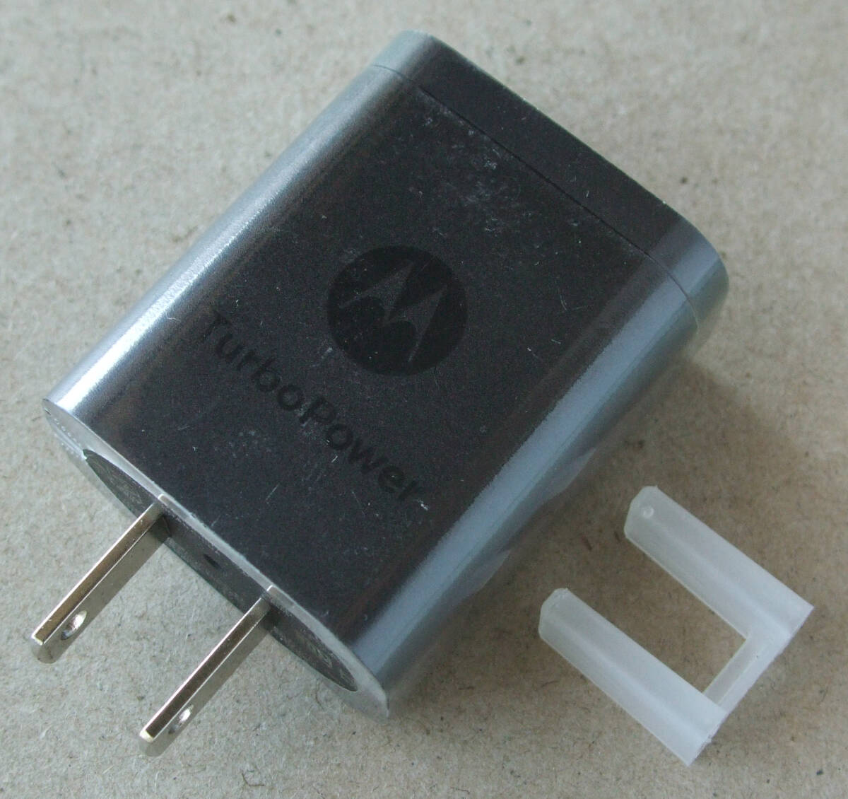 送料無料 Motorola モトローラ 純正 USB充電器 電源アダプター TurboPower SC-51 SA18C30116 Type-A / 5V 3A / 9V 2A / 12V 1.5A / 18Wの画像1