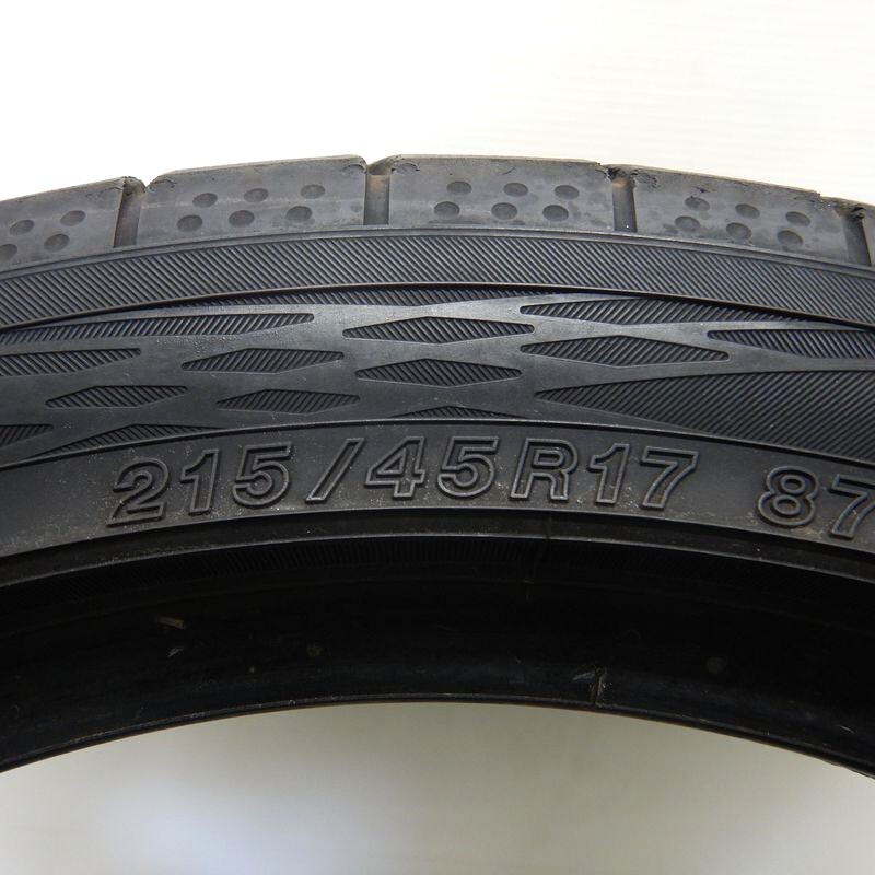 中古タイヤ 215/45r17 タイヤ YOKOHAMA BluEarth-GT AE51 1本 単品 レクサスCT 86 アベンシス アルテッツァ 中古 17インチ_画像4