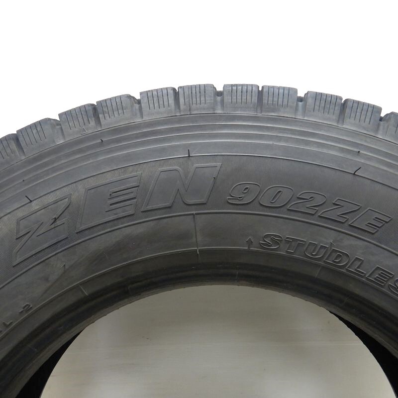 中古タイヤ 265/70R19.5 140/138J YOKOHAMA ZEN902ZE スタッドレスタイヤ 1本単品 大型 中古 19.5インチ_画像2