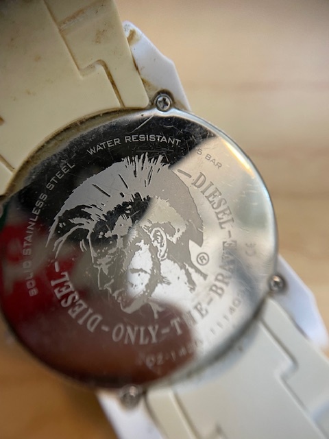DIESEL ディーゼル DZ-1436 メンズ 腕時計 不動 ジャンク ラバー 白 ホワイトの画像4