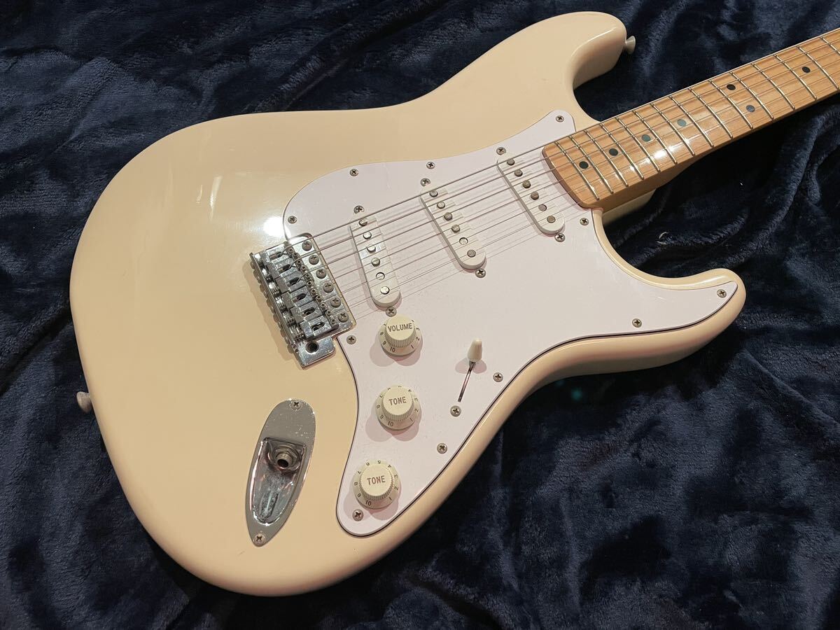 Fender Japan フェンダー ST72 ストラトキャスター_画像1