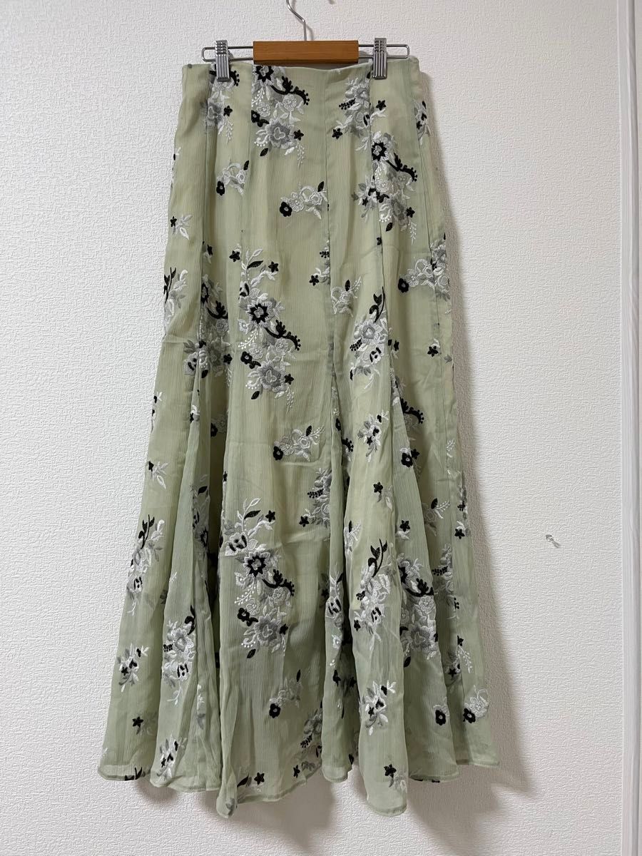 MERCURYDUO 楊柳刺繍イレヘムロングスカート（ミントグリーン）