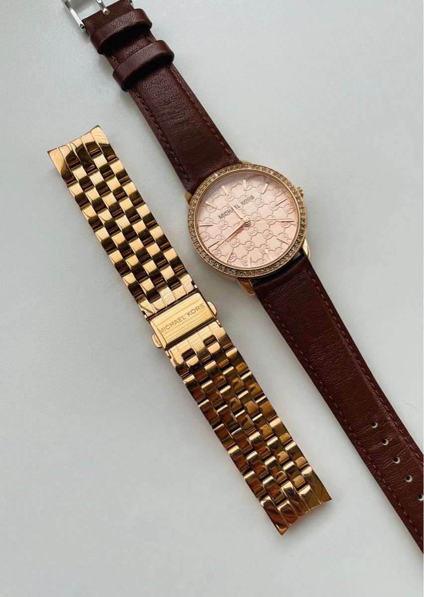 【電池新品の美品】マイケルコースのアーガイルロゴデザイン腕時計！