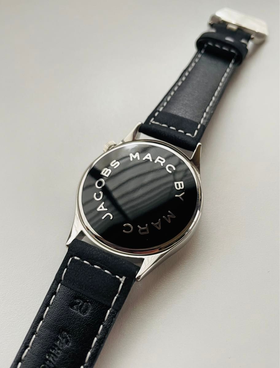 【電池新品の美品】マークバイマークジェイコブスの腕時計！限定【鍵穴】デザイン