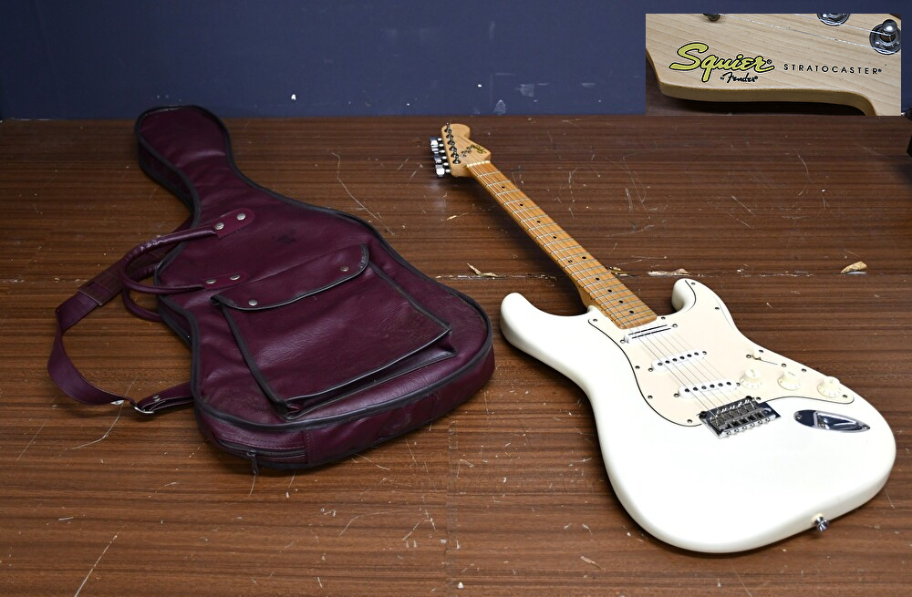EY3-29 現状品 音出確認済 Squier by Fender スクワイア フェンダー エレキギター Stratocaster ストラトキャスター ソフトケース付き