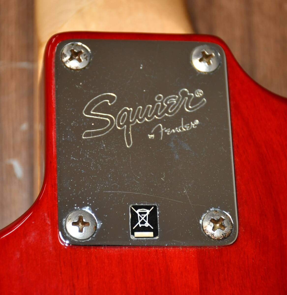 EY3-31 現状品 音出確認済 Squier by Fender スクワイア フェンダー エレキギター STRATOCASTER ストラトキャスター ソフトケース付き_画像9
