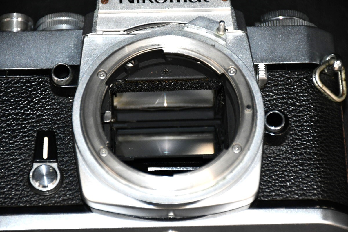 NY3-107【現状品】Nikon　Nikomat EL　ニコン　フィルムカメラ　一眼レフ　カメラ　レンズ　NIKKOR　50㎜　1：1.4　簡易動作確認済　中古品_画像4