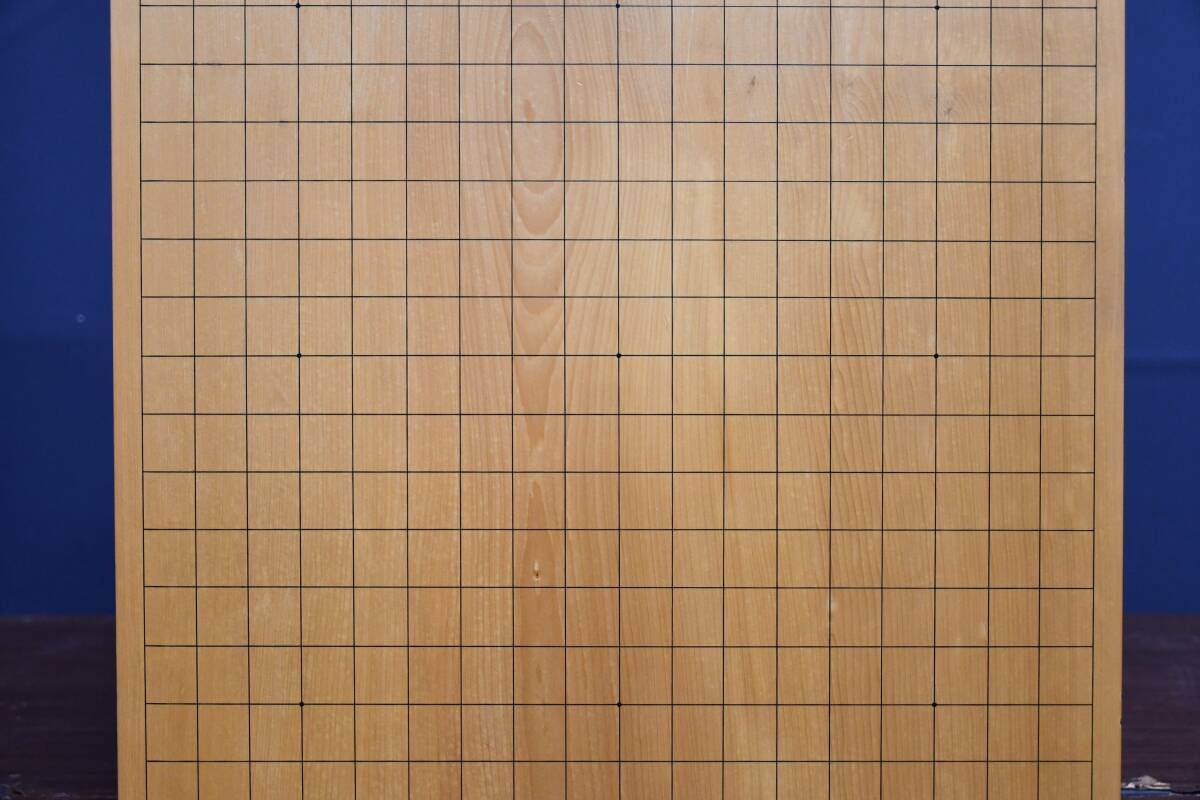 EY3-37 現状品 天然木 碁盤 囲碁盤 脚付き | 約46㎝×約42.5㎝×高さ約28㎝ 厚み約15㎝ 重量約18㎏ | 囲碁道具 ボードゲーム 保管品_画像7