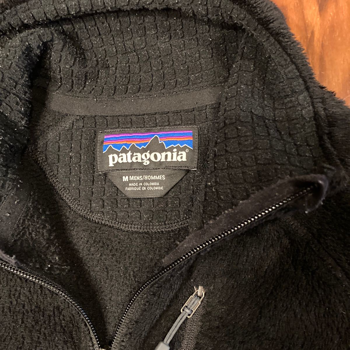 キレイ Patagonia R2 ジャケット 黒 size M レギュレーター フリース 2015 パタゴニア ポーラテック フリースジャケット_画像3