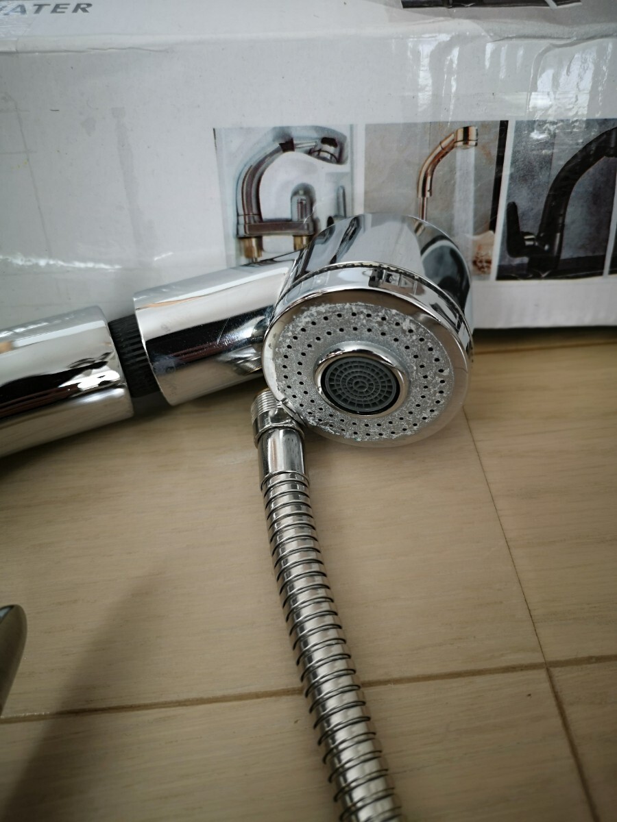 【修理必要】キッチン洗面台シングルレバー混合栓　回転、昇降、シャワー切替え、ヘッド引き出し可能_画像2