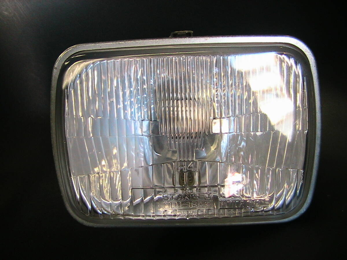 【GPZ900R】カワサキ GPZ900R 純正ヘッドライト ◆ 純正 スタンレイ H4 角型ヘッドライトの画像1