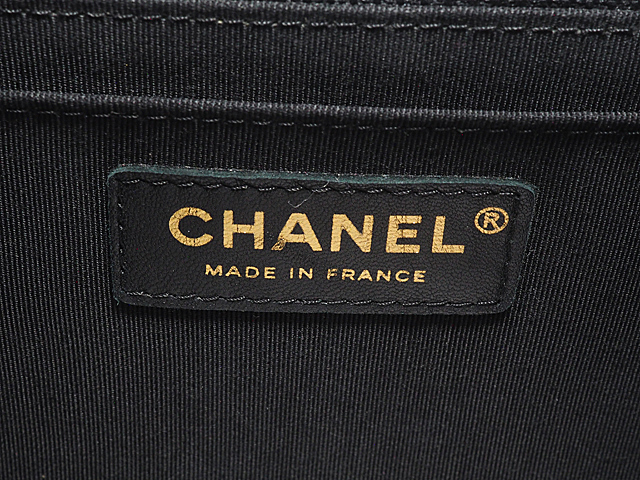 富士屋◆シャネル CHANEL Vステッチ ゴールド金具 チェーンショルダーバッグ ブラック 24番台 2017年頃製造_画像6