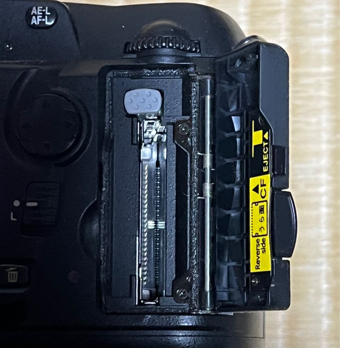 Nikon デジタル一眼レフカメラ　D70 AF 28-80mmレンズ付き　ユーズド