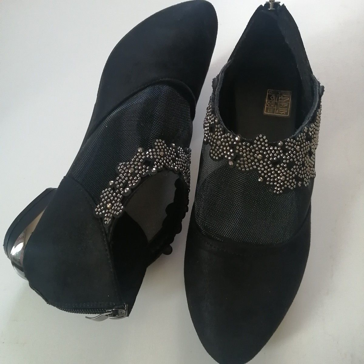 きれいめ 可愛い お花飾り パンプス ブーティ 黒 ショートブーツ 靴 メタルヒール ローヒール ブラック シューズ ブーツ