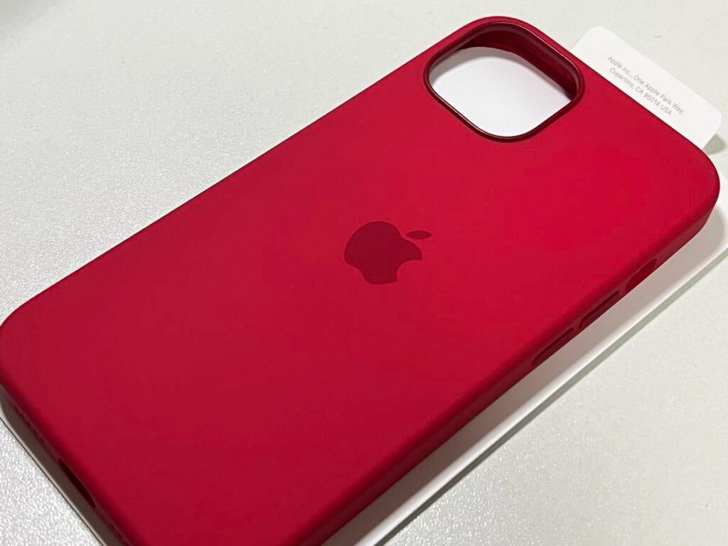 Apple 【アップル 純正 】iPhone 13 シリコンケース・レッド ★新品★の画像3