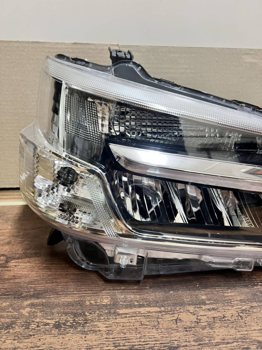 ハイゼット S321V S321G S331G 後期 純正 右 LED ライト 81130-B5170 ICHIKOH 1970 点灯確認済み_画像2