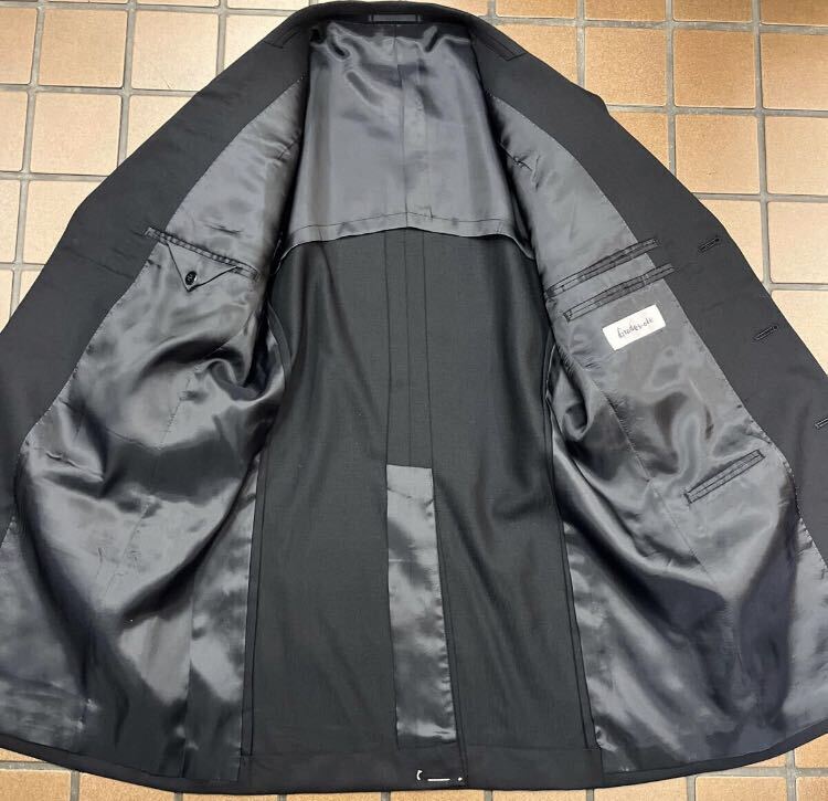 新品☆特価品【Y7 XL相当★ウール 100%】3Bシングルスーツ 礼服 メンズスーツ ブラックフォーマル 背抜き 冠婚葬祭 喪服 黒 形態安定型_画像3