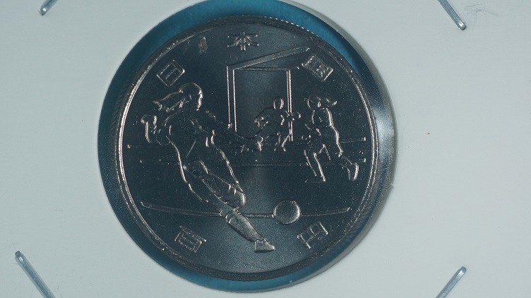 記念硬貨 2020年東京五輪記念100円クラッド貨幣第４次 サッカーの画像1