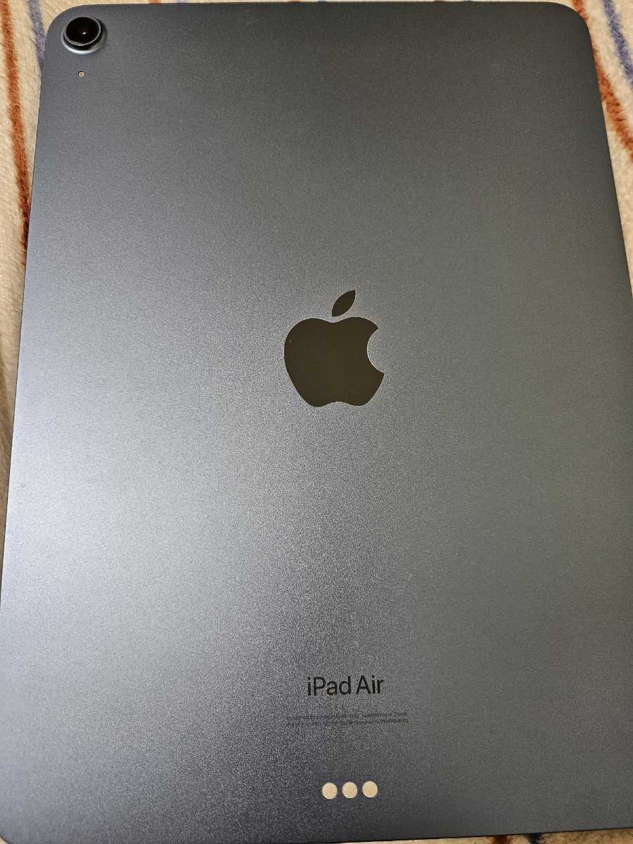 Apple iPad Air 第5世代 10.9インチ Wi-Fiモデル 64GB A2588 ブルー 強化ガラスフィルム+カバーケース+スタンド+箱付き！ 美品！の画像3