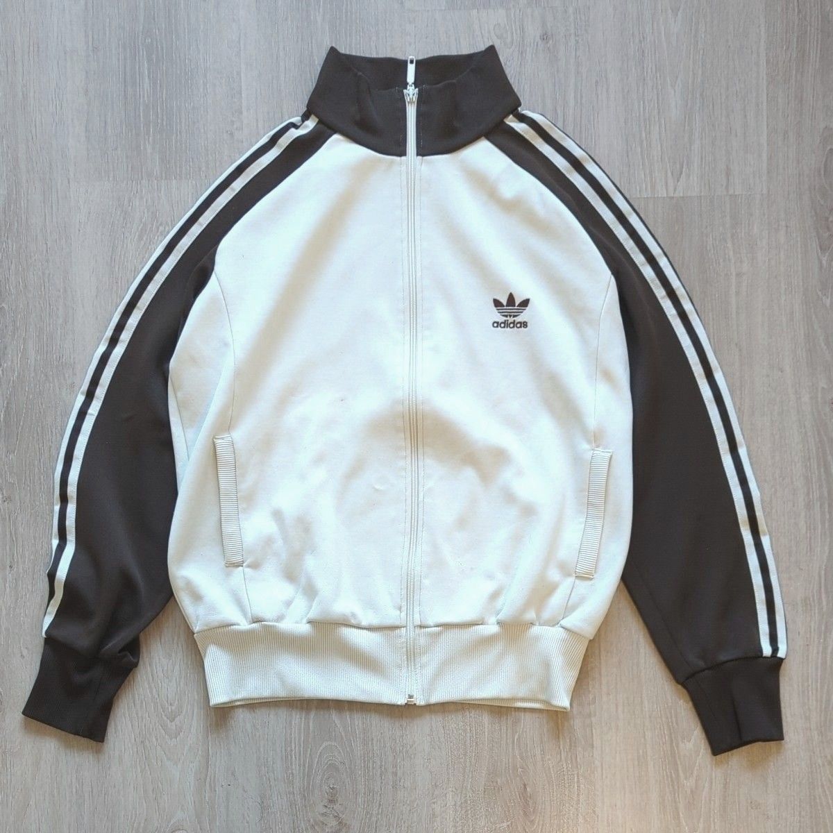 adidas トラックジャケット ブラウン×ホワイト|Yahoo!フリマ adidas トラックジャケット ブラウン×ホワイト|Yahoo!フリマ