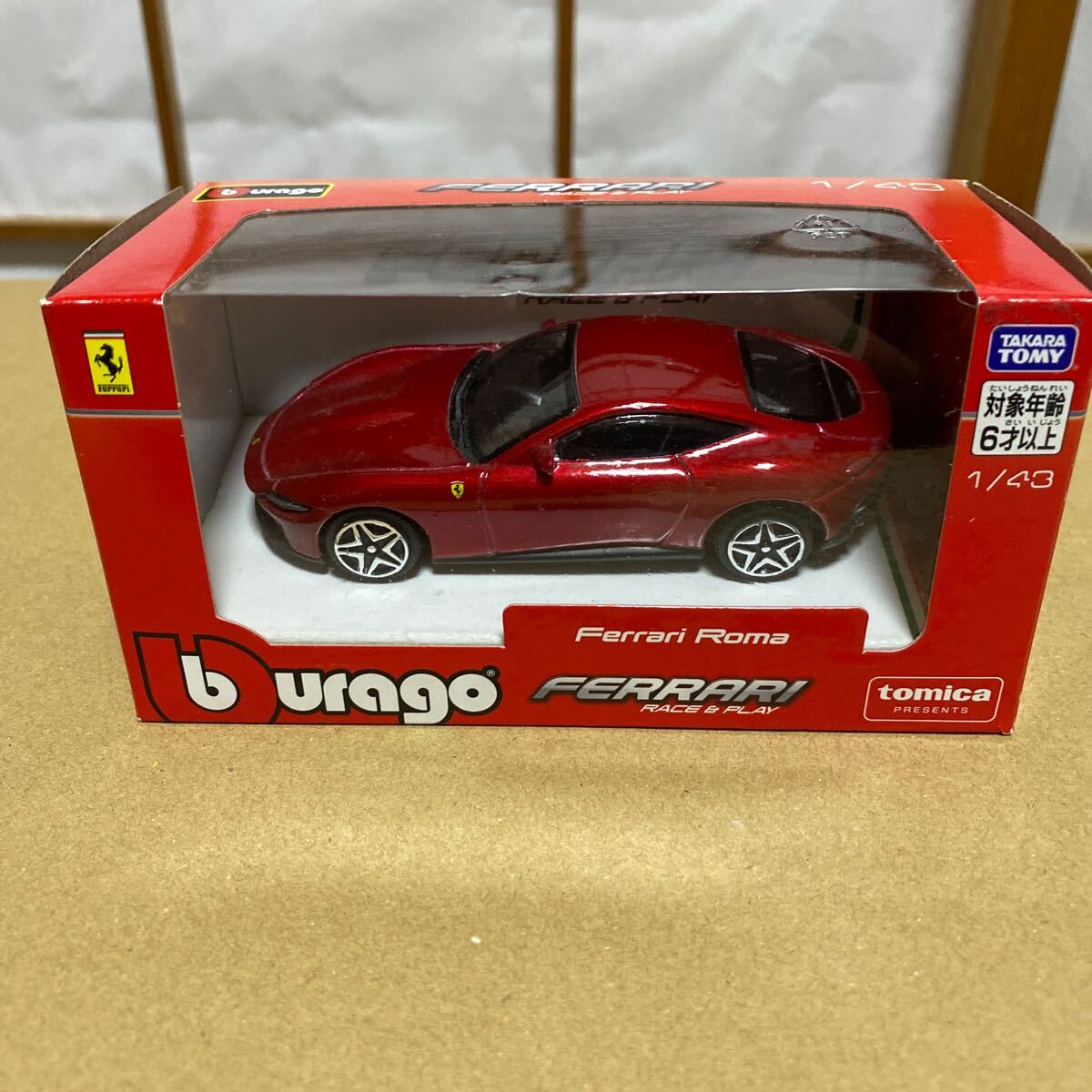 burago トミカ　1/43 ミニカー　FERRARI 送料300円