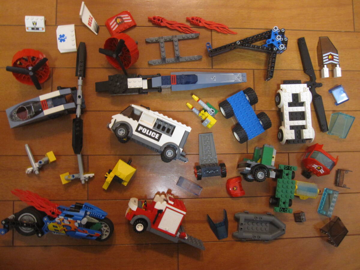 LEGO レゴ 大量 7.6kg フィギュア 救急車 警察 消防車 清掃車 レーサー ホバークラフト パーツの画像3