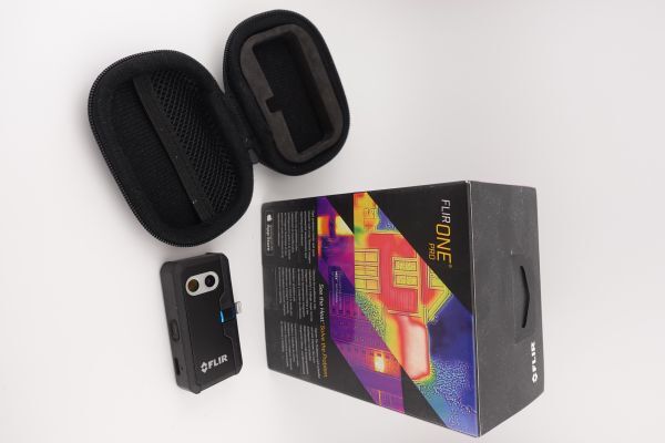 9350円 FLIR(フリアー)【国内正規品】iPhone/iPad用 FLIR ONE 9350円 FLIR(フリアー)【国内正規品】iPhone/iPad用 FLIR ONE