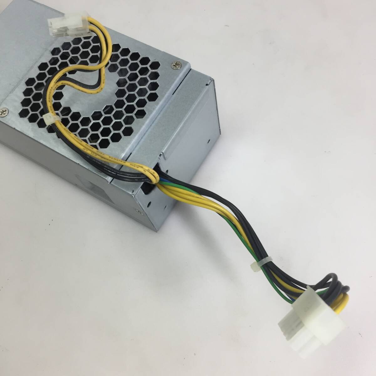 □Lenovo FSP 電源ユニット FSP180-20TGBAB PC電源 PCパーツ 180W 【動作品】_画像8