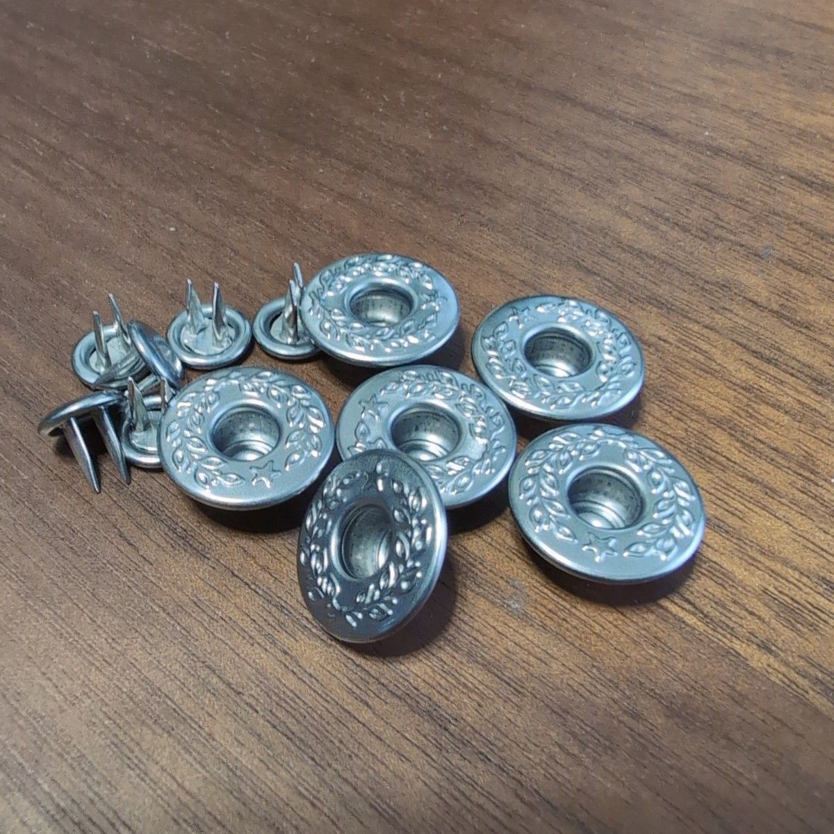 鉄製 月桂樹 ドーナツ ボタン 大戦 モデル ジャケット用 日本製 鉄製 月桂樹 ドーナツ ボタン 大戦 モデル ジャケット用 日本製
