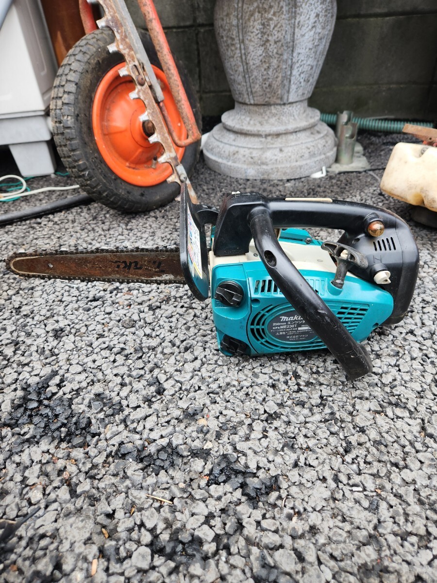 makita　マキタ　ME230T　エンジンチェンソー　エンジンチェーンソー　チェンソー　チェーンソー　エンジン　軽量タイプ　圧縮あり　売切_画像1